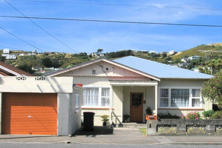 Photo of property in 81 Derwent Street, Island Bay, Wellington, 6023