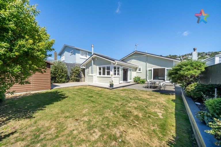 Photo of property in 10 Palm Avenue, Lyall Bay, Wellington, 6022
