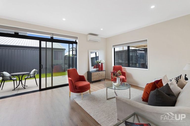 Photo of property in 6 Nohanga Lane, Hobsonville, Auckland, 0616