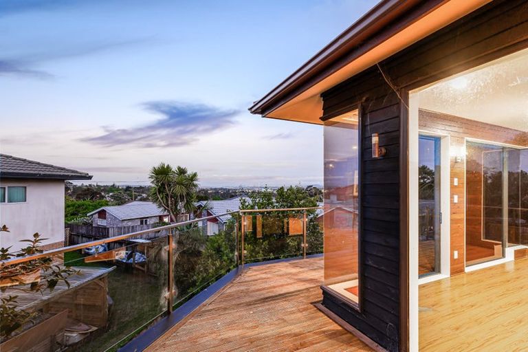 Photo of property in 4 Gordon Stanley Drive, Massey, Auckland, 0614