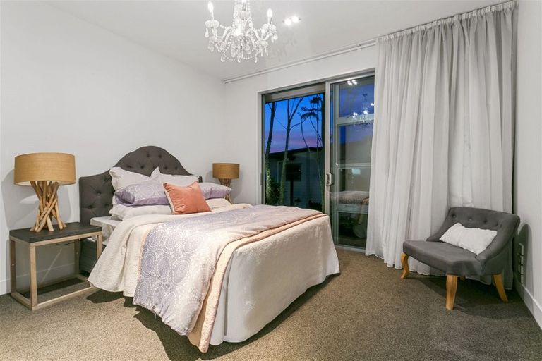 Photo of property in 6 Kerema Way, Schnapper Rock, Auckland, 0632