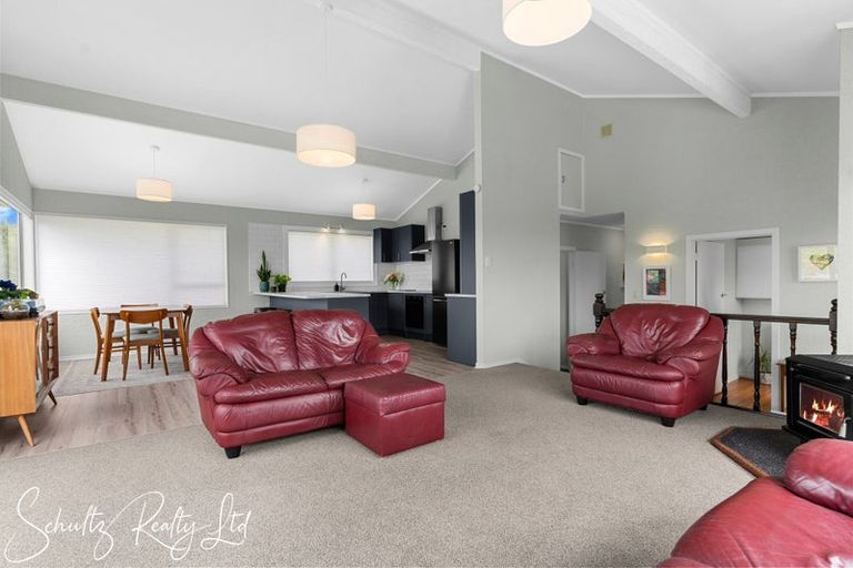 Photo of property in 15 Bickerstaffe Road, Maungaturoto, 0520
