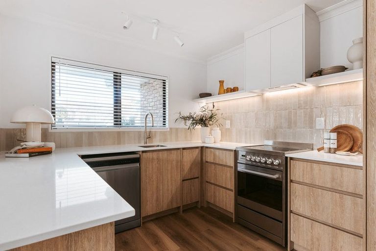 Photo of property in 2/2 Heron Avenue, Matua, Tauranga, 3110