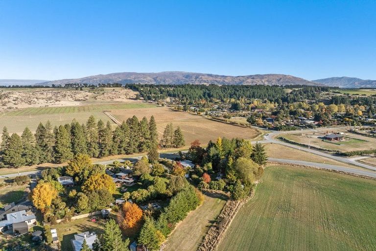 Photo of property in 822 Kane Road, Hawea Flat, Wanaka, 9382