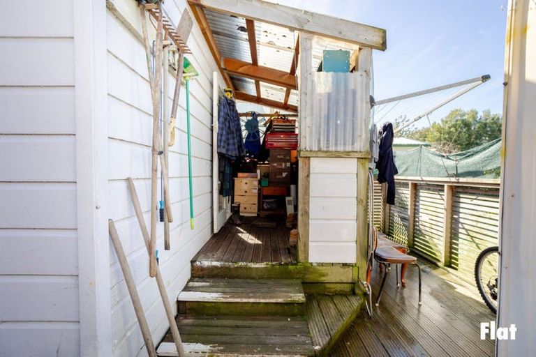Photo of property in 28 Fox Street, Woodville, 4920