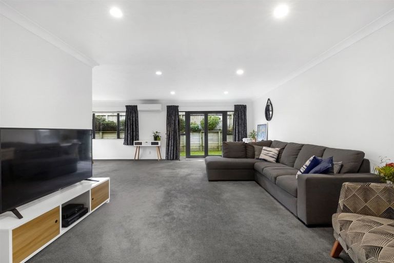 Photo of property in 47 Staithes Drive North, Whitby, Porirua, 5024