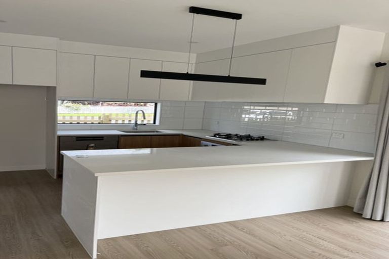 Photo of property in 26a Oreil Avenue, West Harbour, 0618