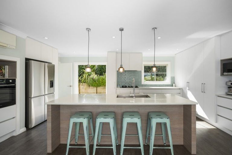 Photo of property in 16 Tralee Street, Omokoroa, 3114