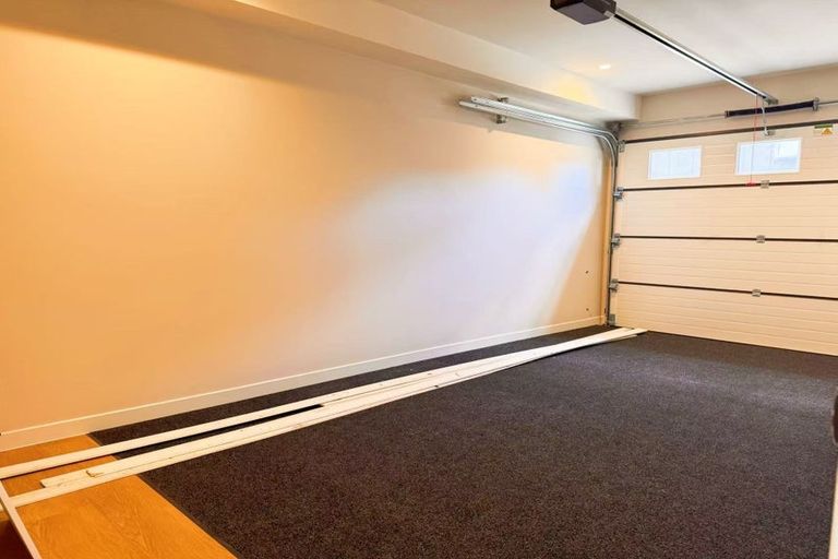Photo of property in 95d Oreil Avenue, West Harbour, Auckland, 0618