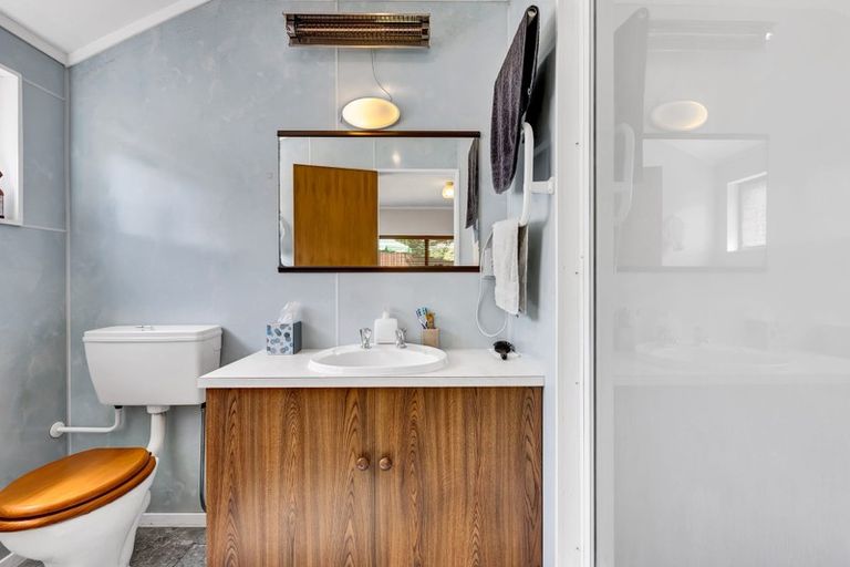 Photo of property in 24 Tiverton Crescent, Whalers Gate, New Plymouth, 4310