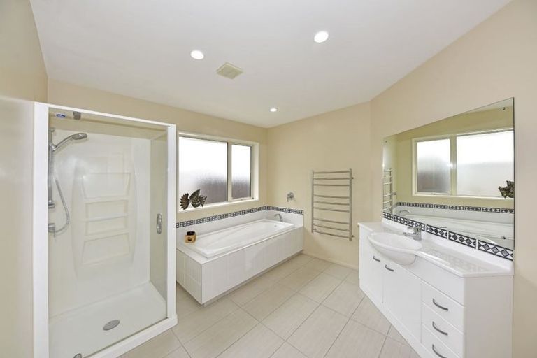 Photo of property in 17 Armour Place, Halswell, Christchurch, 8025