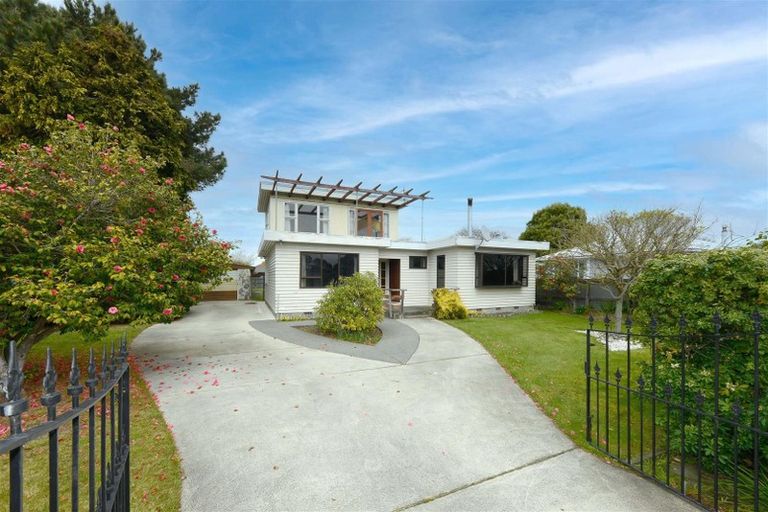 Photo of property in 8 Travis Road, Burwood, Christchurch, 8083
