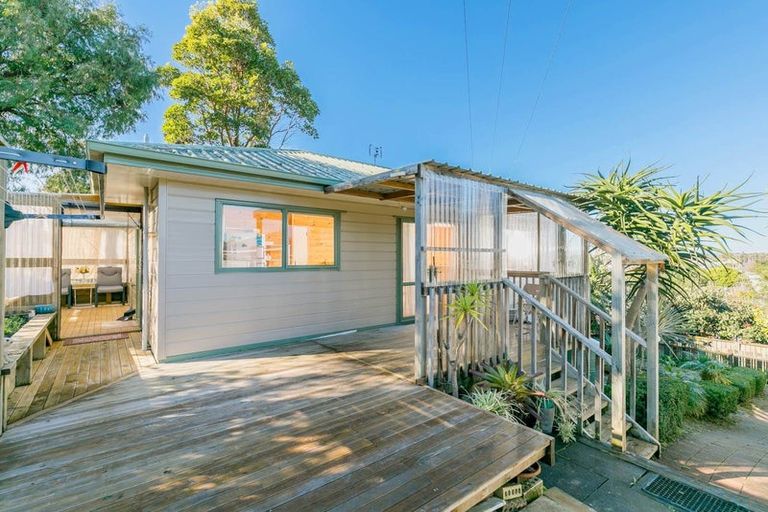 Photo of property in 13 Sunhaven Avenue, Glenfield, Auckland, 0629