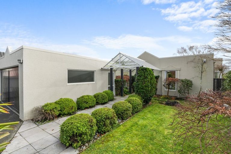 Photo of property in 5 Priorsford Court, Avonhead, Christchurch, 8042