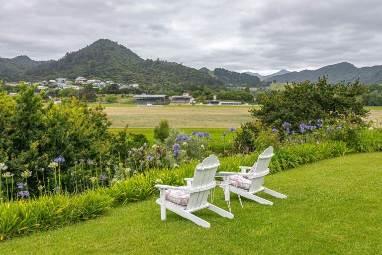 Photo of property in Cotswold Cottage B & B, 46 Maramarahi Road, Thames, 3578