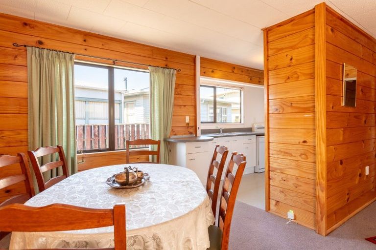 Photo of property in 20 Burns Street, Dannevirke, 4930