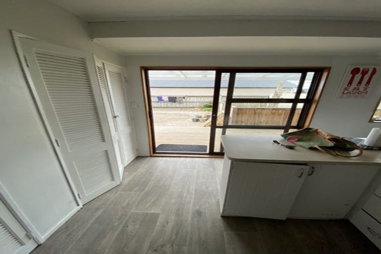 Photo of property in 3 Fairfield Road, Levin, 5510