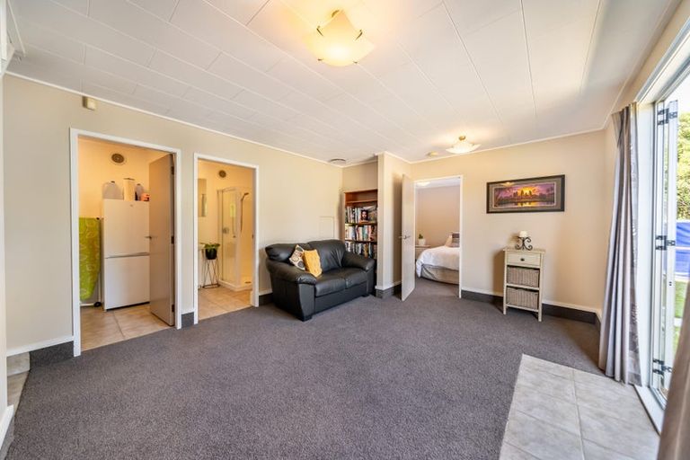 Photo of property in 11 Moray Place, Papakowhai, Porirua, 5024