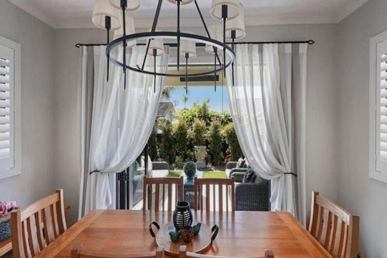 Photo of property in 8 Francesco Drive, Karaka, Papakura, 2113