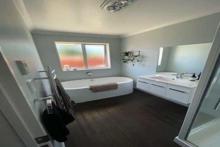 Photo of property in 18 Franklin Drive, Rangiora, 7400