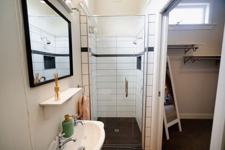 Photo of property in 73 Royal Crescent, Saint Kilda, Dunedin, 9012