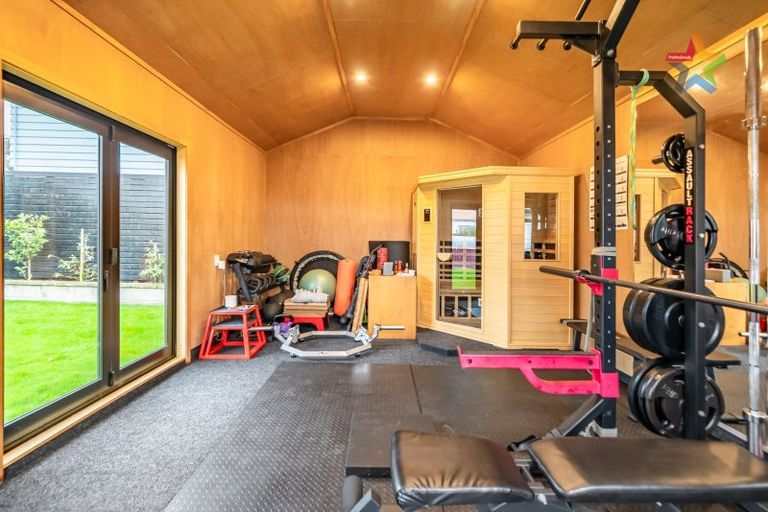 Photo of property in 6 Wha Street, Lyall Bay, Wellington, 6022