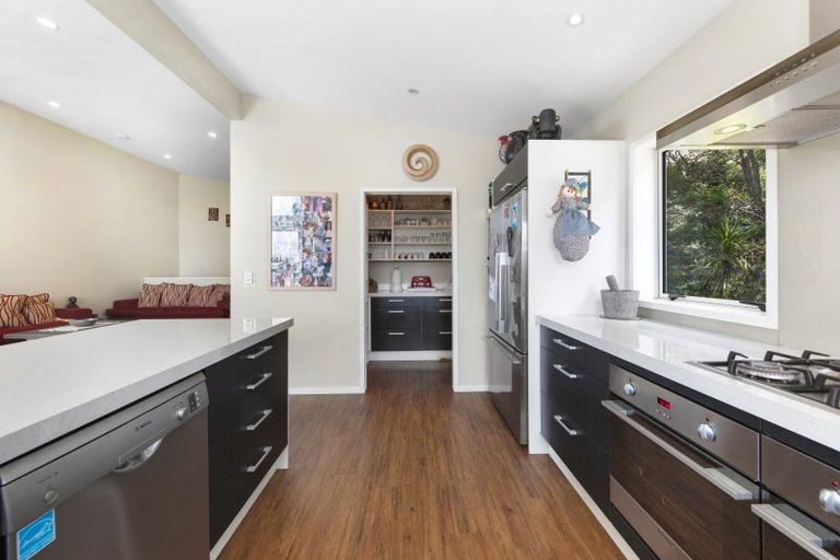 Photo of property in 174 Forest Hill Road, Henderson, Auckland, 0612