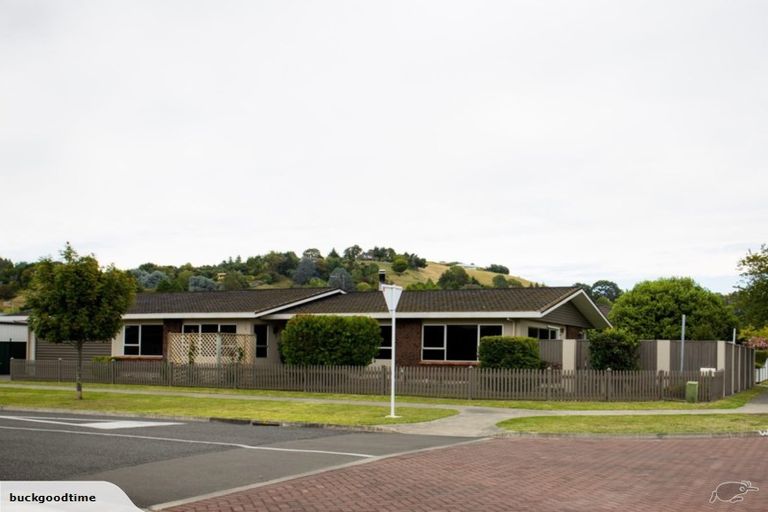 Photo of property in 10 Harpham Street, Taradale, Napier, 4112