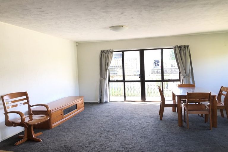 Photo of property in 1/70 Oaktree Avenue, Browns Bay, Auckland, 0630