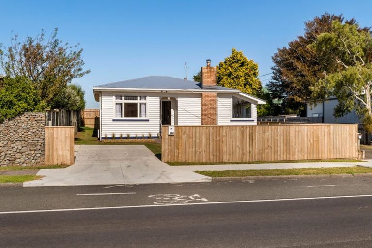Photo of property in 164 Mangorei Road, Merrilands, New Plymouth, 4312