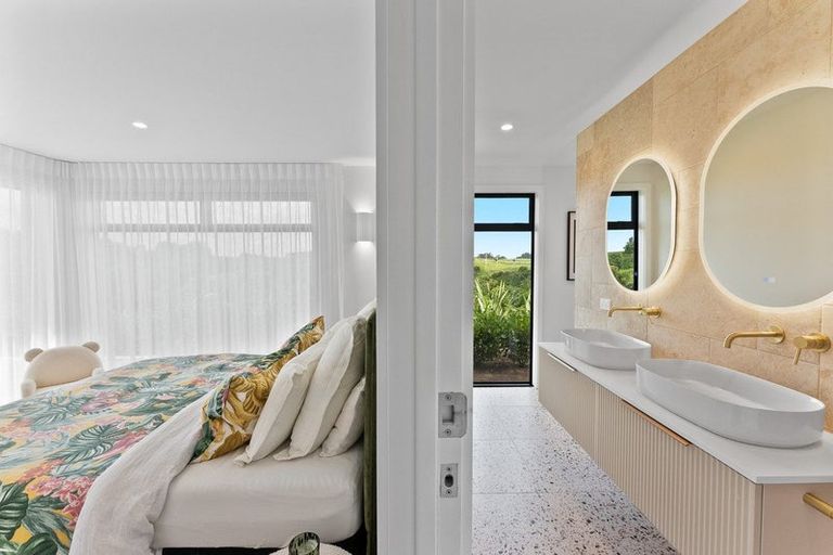 Photo of property in Tapuae, 26 Washer Road, Omata, New Plymouth, 4374