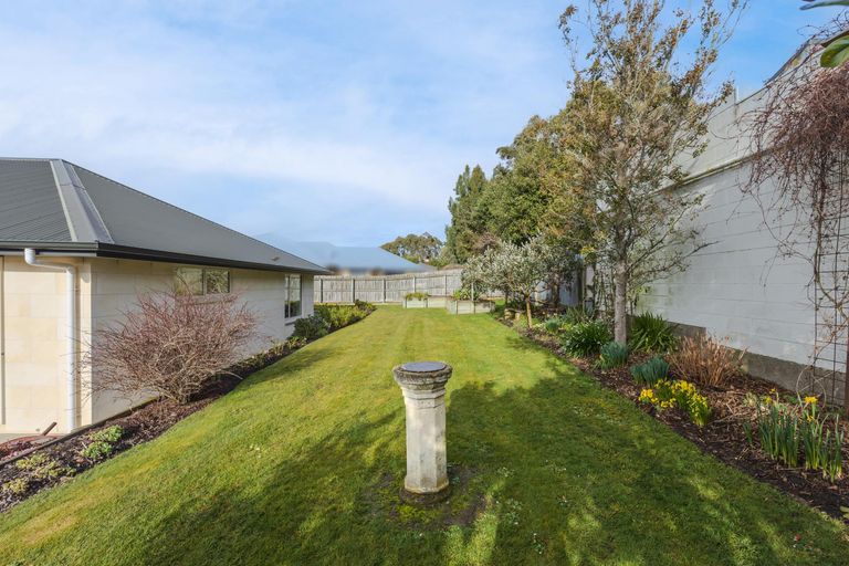 Photo of property in 28 Hannah Place, Holmes Hill, Oamaru, 9401