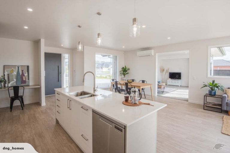 Photo of property in 134 Kupe Drive, Whitianga, 3510