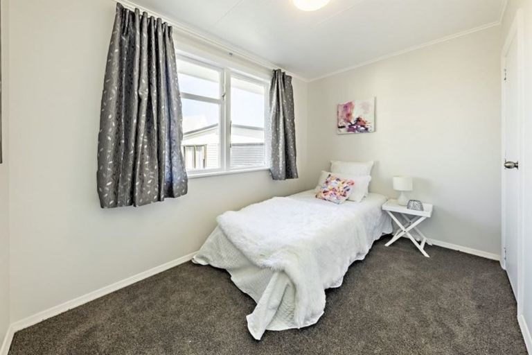 Photo of property in 34 Lavinia Crescent, Mangere East, Auckland, 2024