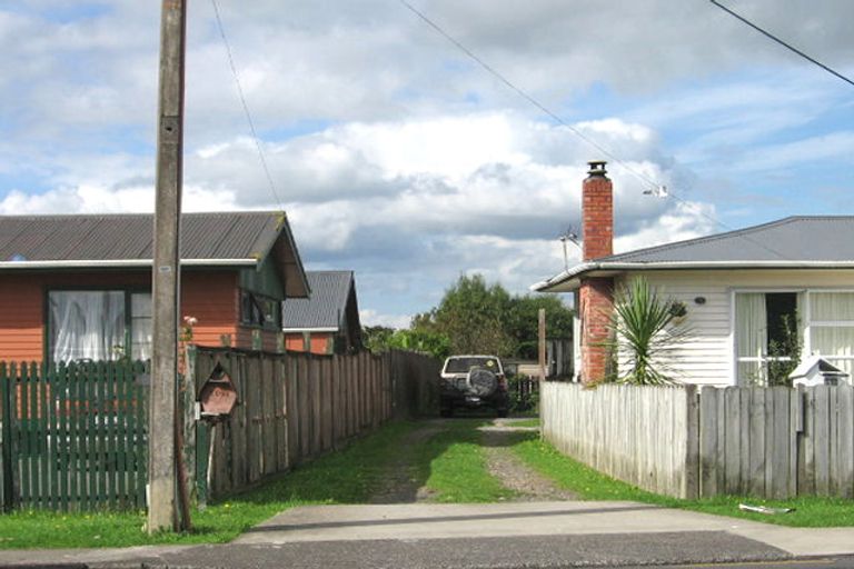 Photo of property in 1/699 Te Atatu Road, Te Atatu Peninsula, Auckland, 0610