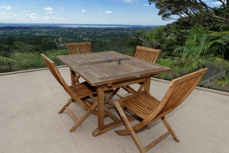 Photo of property in 10 Kohu Road, Titirangi, Auckland, 0604