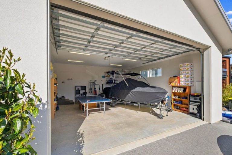 Photo of property in 12 Edgewood Place, Wanaka, 9305