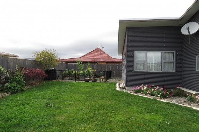 Photo of property in 1 Fuller Close, Levin, 5510