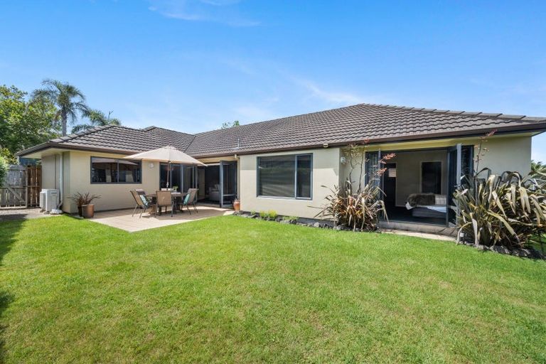 Photo of property in 27 Lansell Drive, East Tamaki Heights, Auckland, 2016