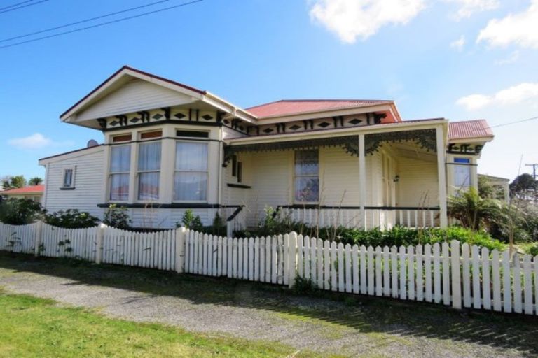 Photo of property in 34 Peel Street, Westport, 7825