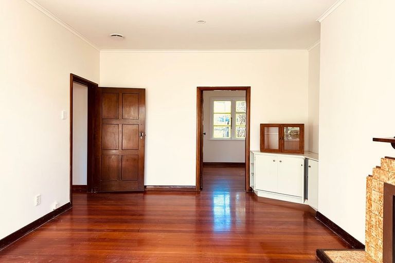 Photo of property in 13 Wicklow Road, Narrow Neck, Auckland, 0622