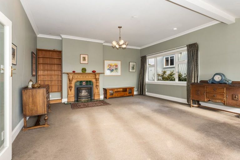 Photo of property in 123 Hackthorne Road, Cashmere, Christchurch, 8022