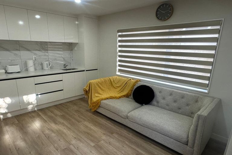 Photo of property in 28b Mason Street, New Lynn, Auckland, 0600