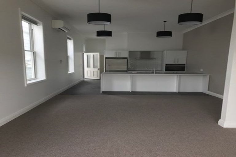 Photo of property in 147 Tasman Street, Mount Cook, Wellington, 6021