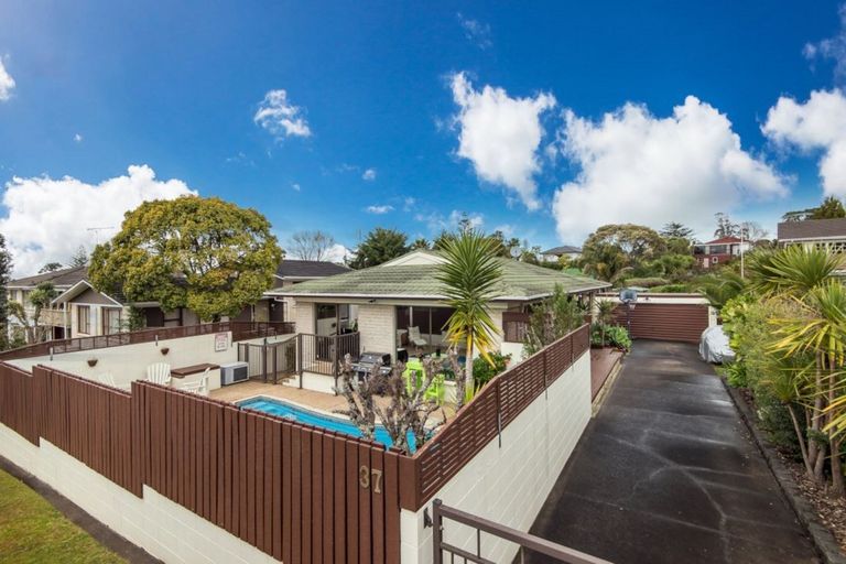 Photo of property in 37 Nui Mana Place, Te Atatu South, Auckland, 0610