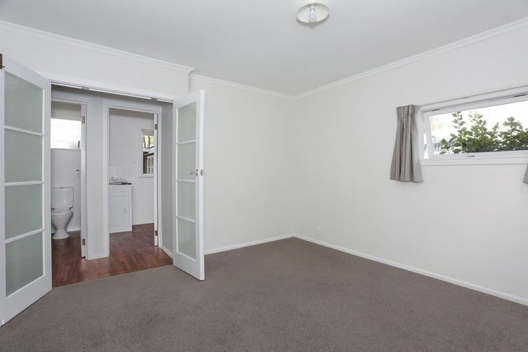 Photo of property in 21 Oxford Street, Marton, 4710