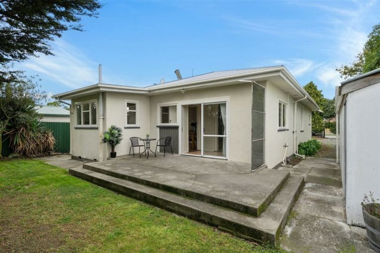 Photo of property in 130 Middlepark Road, Sockburn, Christchurch, 8042