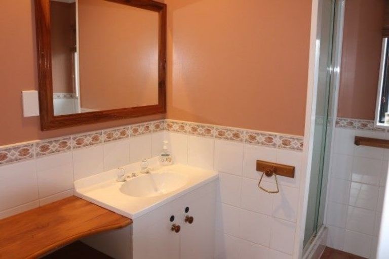 Photo of property in 163 James Line, Kelvin Grove, Palmerston North, 4414