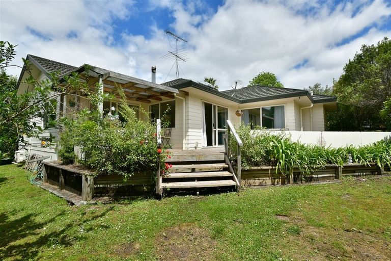 Photo of property in 19 Greta Place, Stanmore Bay, Whangaparaoa, 0932