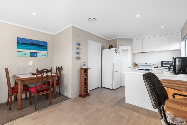 Photo of property in 17a Meander Drive, Welcome Bay, Tauranga, 3112
